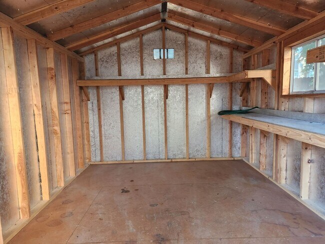 Building Photo - 4 Bed 2 1/2 Bath Home in Sandy