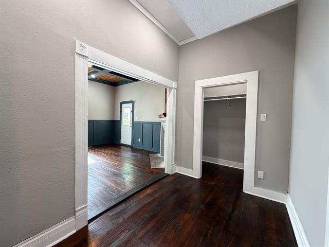 Building Photo - 405 E Denton St