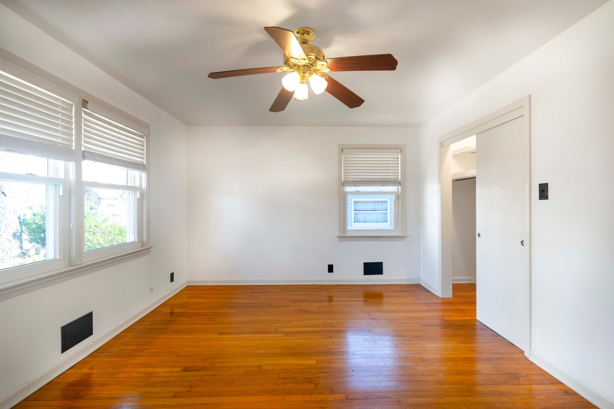 Building Photo - 161 Blades St