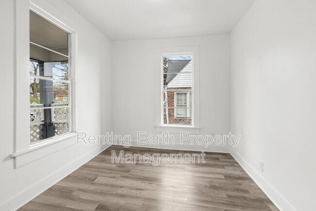 Building Photo - 1563 Martin Ave