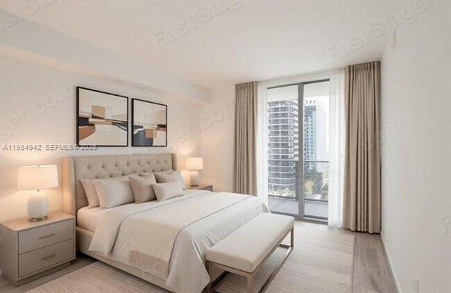 Building Photo - 801 S Miami Ave