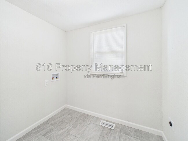 Building Photo - 8404 E 47th Terrace