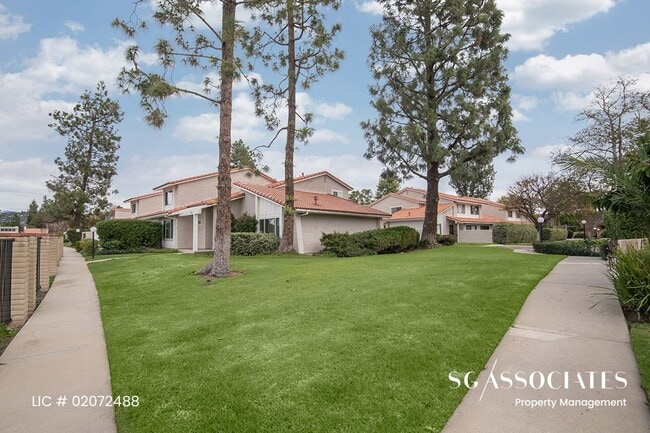 Building Photo - Adorable WATERFRONT Gated Lakeside Villas ...