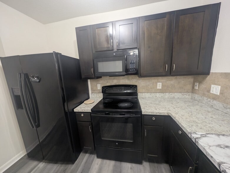 Building Photo - 9710 Hound Chase Dr