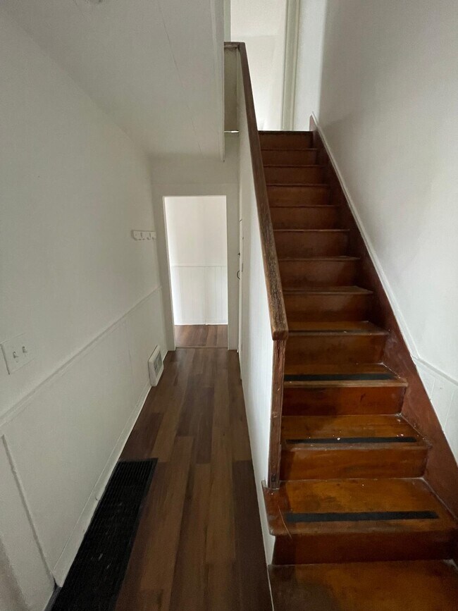 Building Photo - 7 Shedds Ave