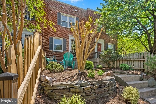 Building Photo - 303 Mt Vernon Ave