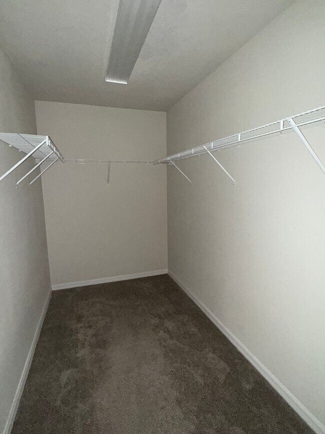 Building Photo - 3BR/2BA Home in Marion Oaks – Spacious Lot...