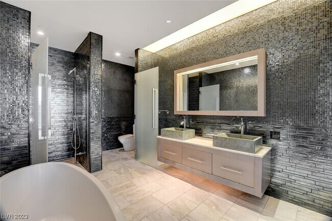 Building Photo - 3750 Las Vegas Blvd S