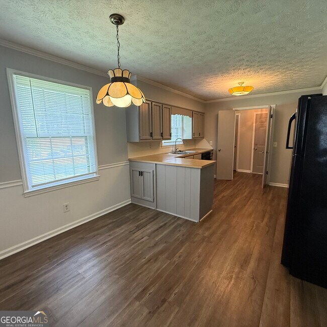 Building Photo - 4101 Springlake Cir
