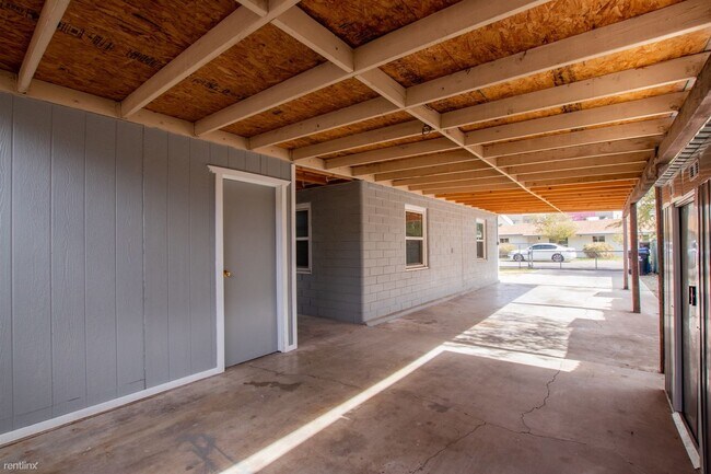 Building Photo - 2 br, 1 bath House - 1116 S Holbrook Ln
