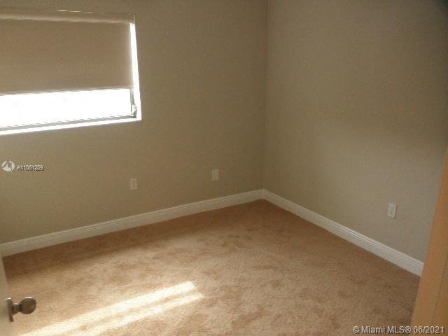 Building Photo - 4708 SW 67th Ave
