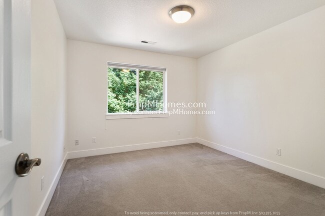 Building Photo - Spacious 5-Bedroom Oasis in the Heart of Five Oaks!