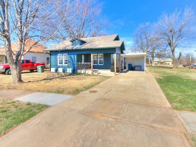 Building Photo - Renovated 3-bedroom, 2-bath home located in the heart of Edmond!