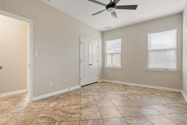 Building Photo - NOW 3 BEDROOM HOME LOCATED IN SAN MARCOS, TX!