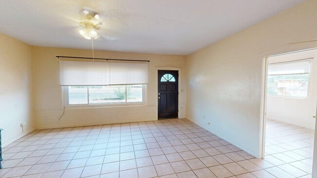 Primary Photo - Light and bright 2 bedroom central location