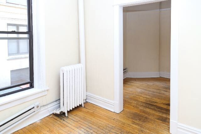 Building Photo - 438 W Belden Ave