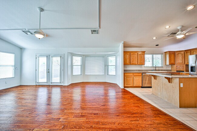 Building Photo - 6025 Egan Crest Dr