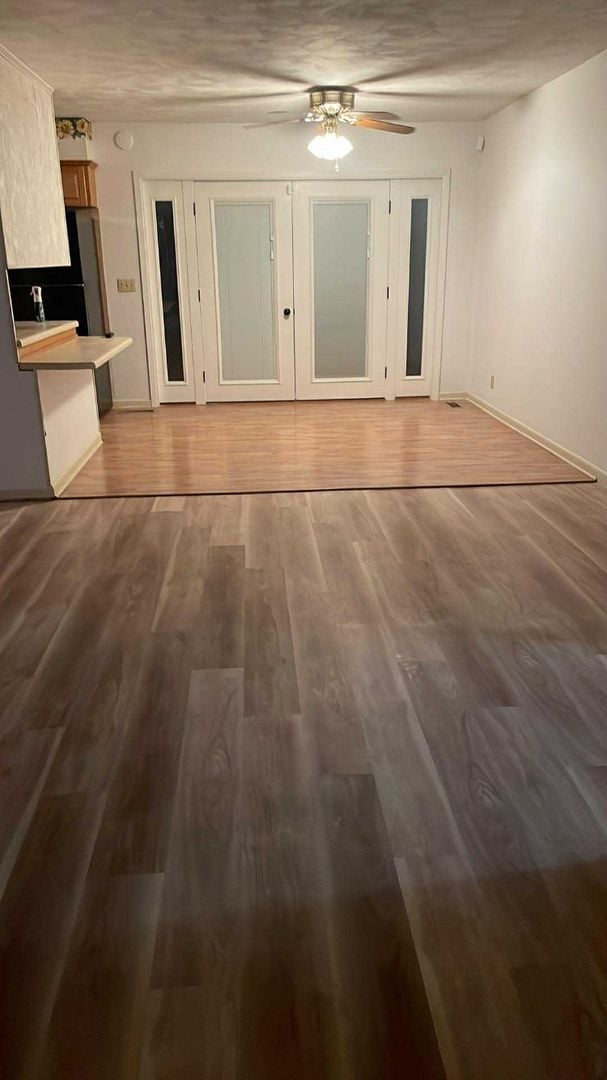 Building Photo - 504 W South