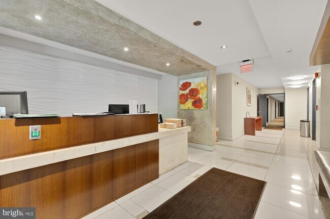 Building Photo - 1325 18th St NW