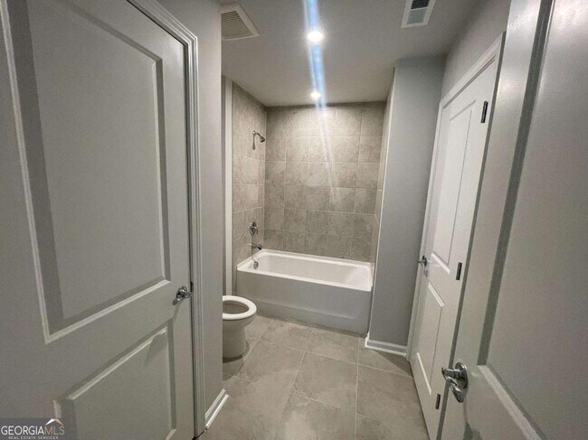 Building Photo - 3156 Morris Hills Dr