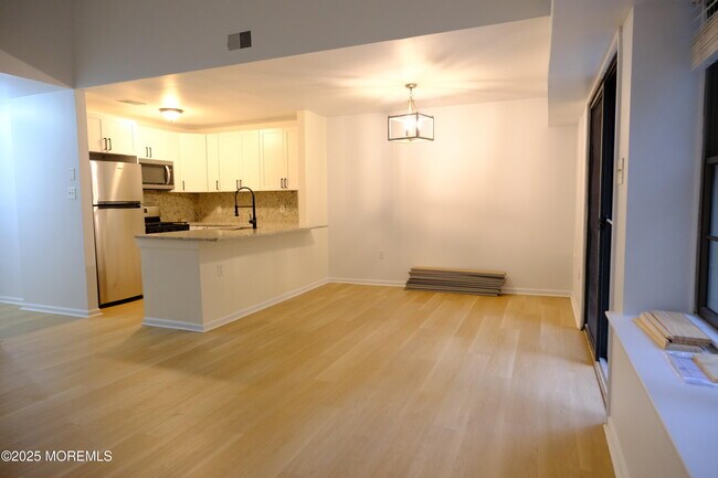 Building Photo - 107 Westchester Dr