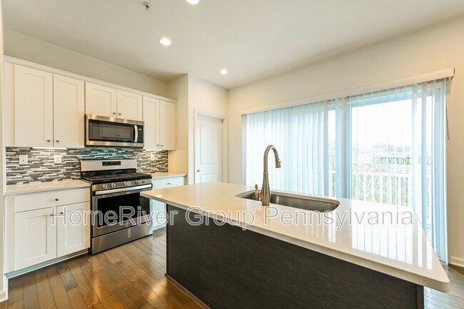 Building Photo - 216 Faulk Dr