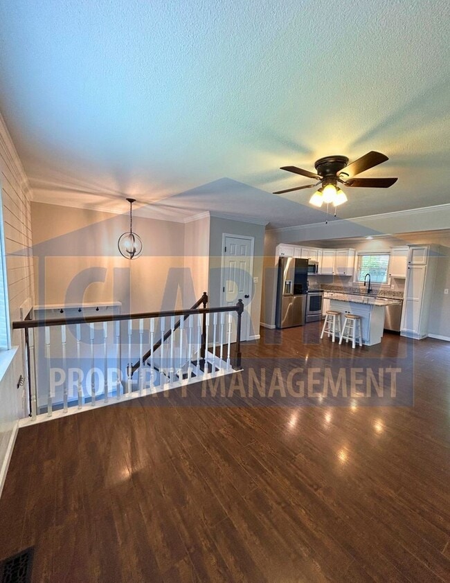 Building Photo - Gorgeous four bedroom home!!