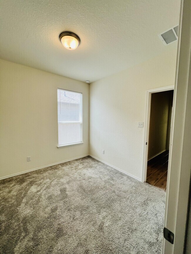 Building Photo - 6229 Mantalcino Dr