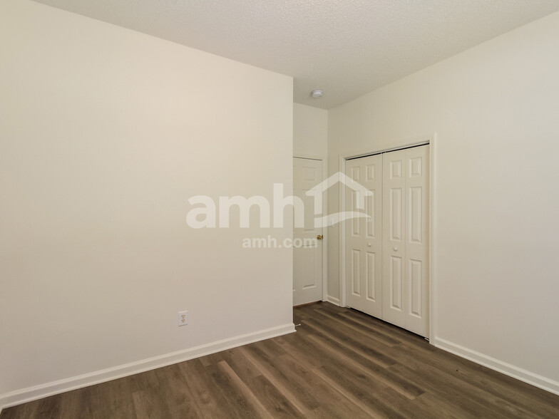 Building Photo - 117 Delham Ct