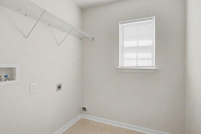 Building Photo - 354 Canaan Cir