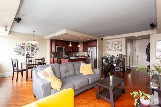 Building Photo - 1 bedroom in Chicago IL 60613