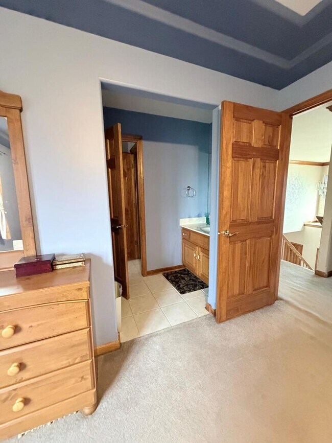 Building Photo - 3823 Sunburst Ln