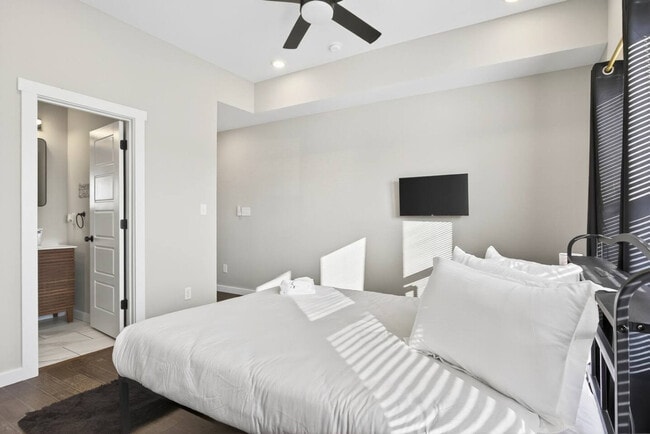 Building Photo - 518 Prospect St