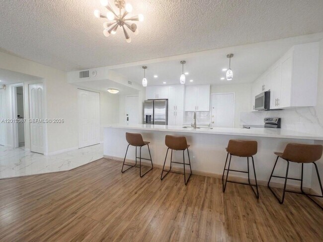 Building Photo - 3800 S Ocean Dr