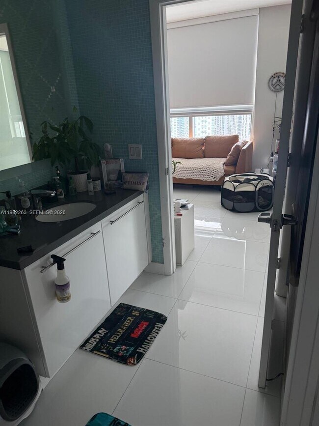 Building Photo - 90 SW 3rd St