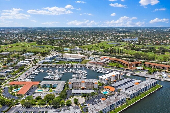 Building Photo - 29 Yacht Club Dr