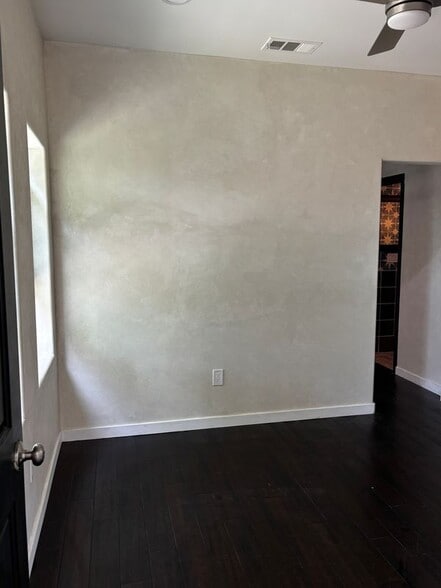 Building Photo - 1802 N Raymond Ave