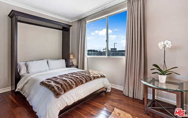 Building Photo - 318 26th St