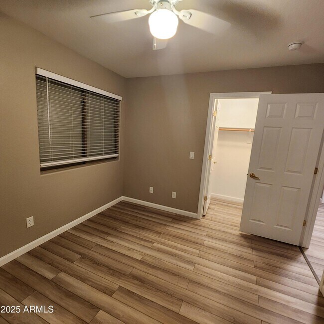 Building Photo - 14230 N 152nd Ln