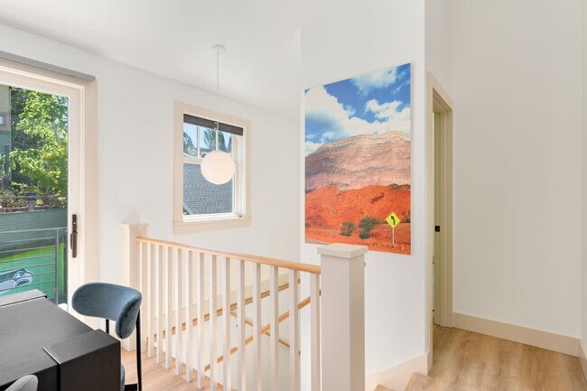 Building Photo - 3224 13th Ave W