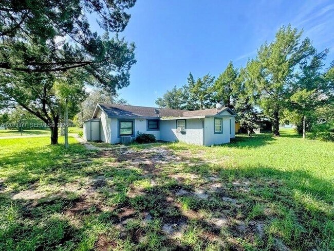 Building Photo - 2026 Schooner Dr