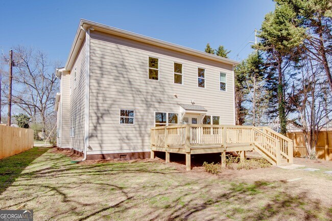 Building Photo - 3286 Bachelor St