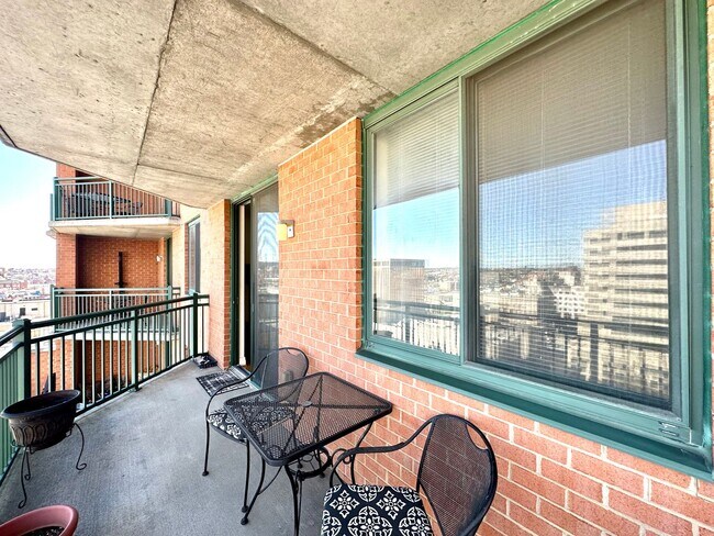 Building Photo - Fully Furnished Luxurious 2 Bedroom Condo ...