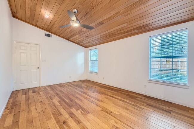 Building Photo - 5106 Orleans Court