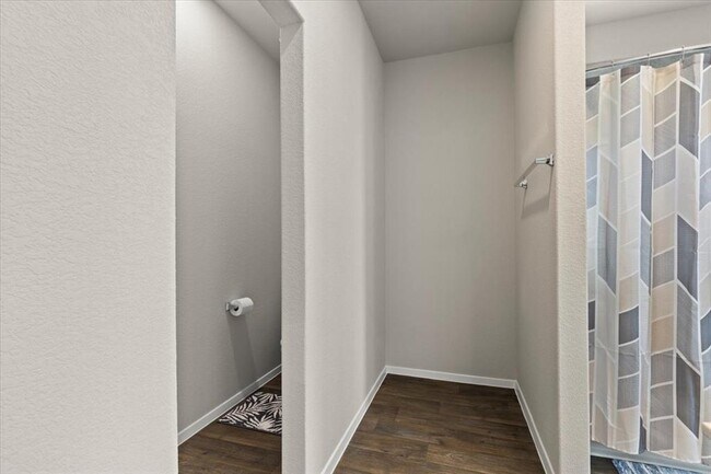 Building Photo - 1296 Teychas Dr