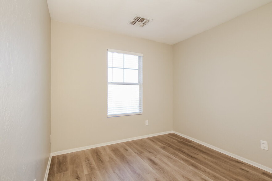 Building Photo - 2652 S 89th Dr