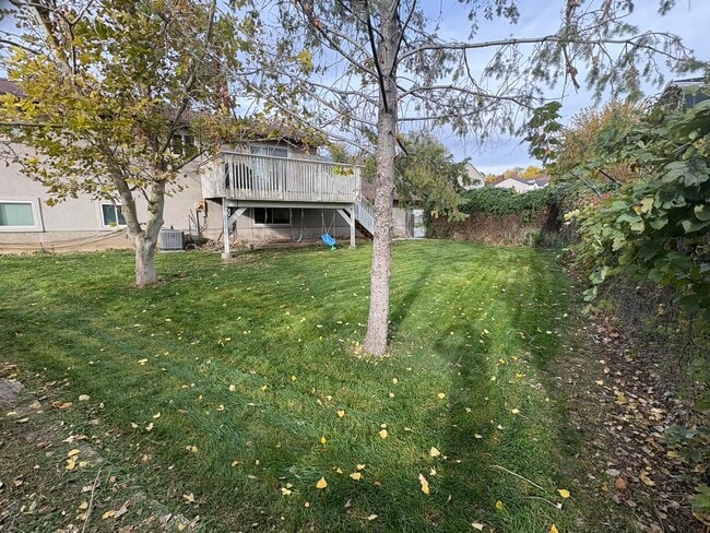 Building Photo - 1011 W 600 S