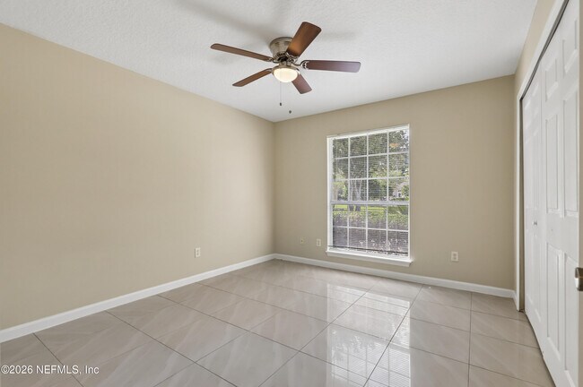 Building Photo - 2070 Thornhill Drive