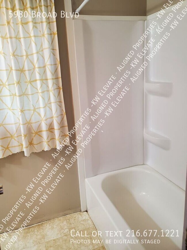 Building Photo - Welcome home !!