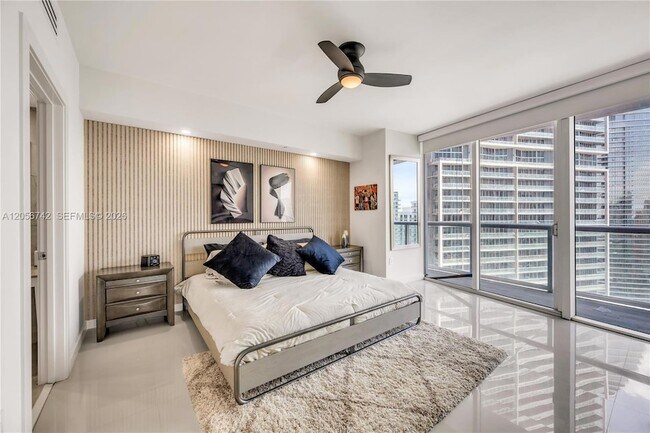 Building Photo - 495 Brickell Ave
